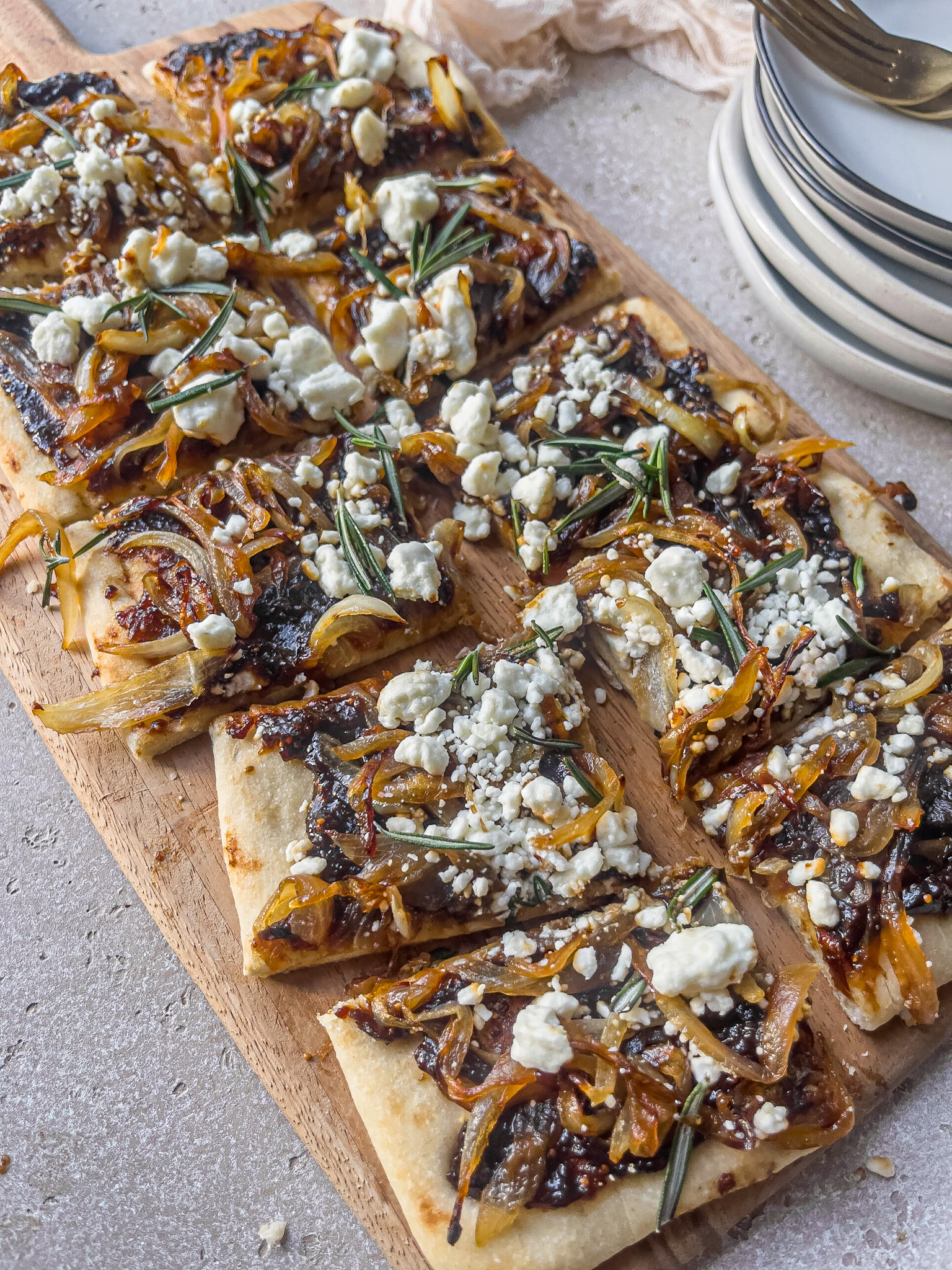 caramelized onion and fig flatbread