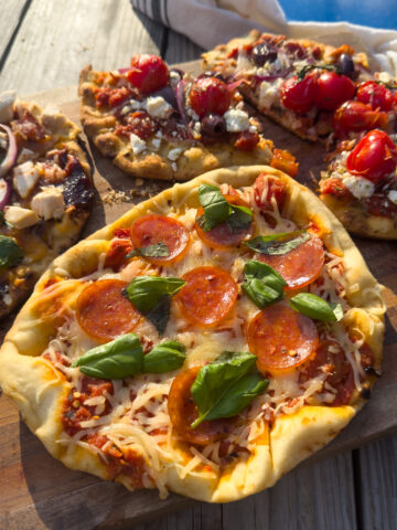 Pepperoni Naan pizza
