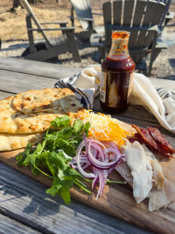 barbecue chicken flatbread ingredients
